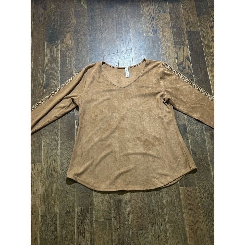 Cubism Faux Suede Blouse Size XL Soft! Leopard Print Stripe On Sleeve